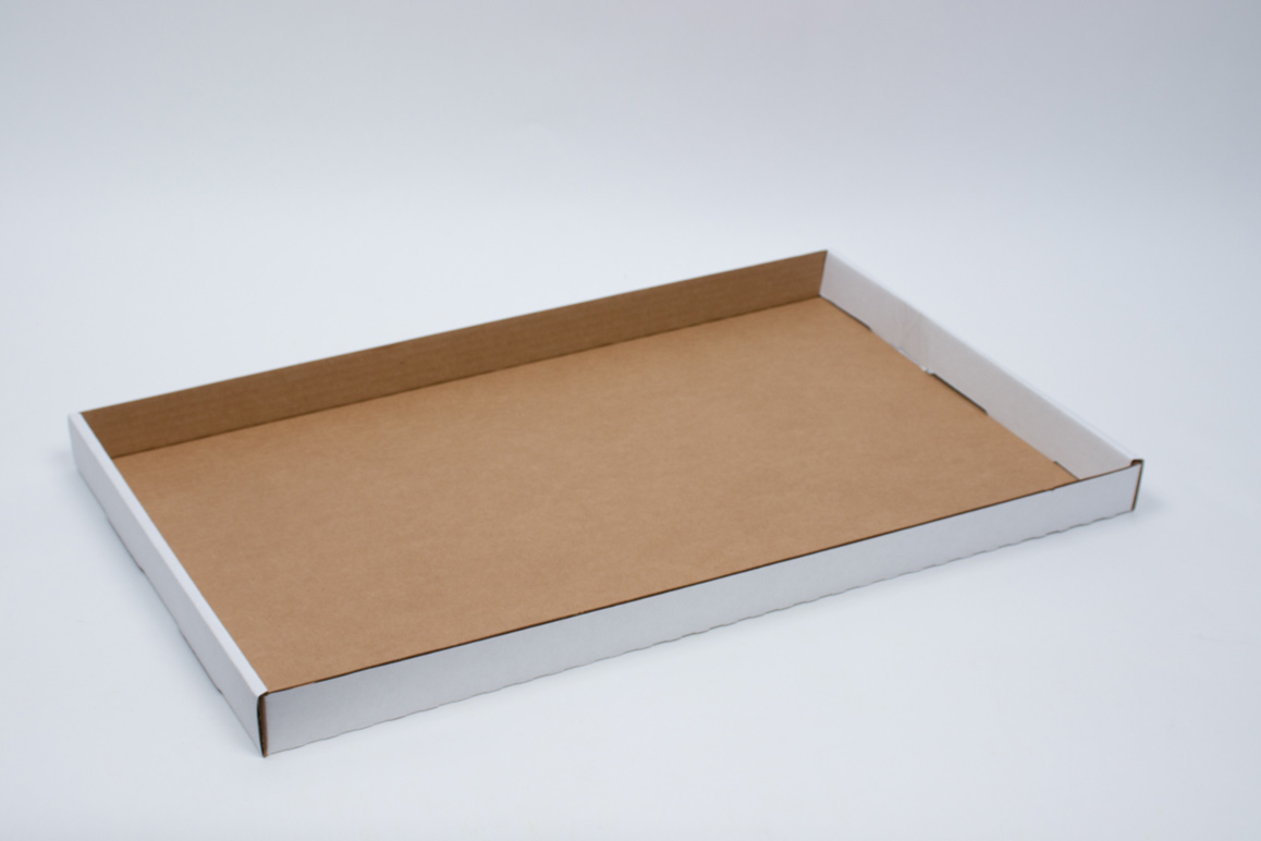 Our natural kraft handled catering trays are perfect for transporting and  displaying your catered food. This catering tray perfectly holds one full