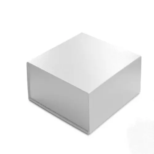 6X6X2-3/4 WHITE LEATHER MAGNETIC BOX