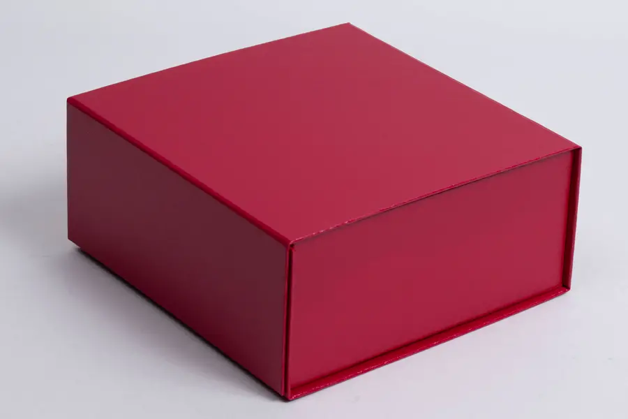 8 X 8 X 3 SCARLET LEATHER MAGNETIC BOX