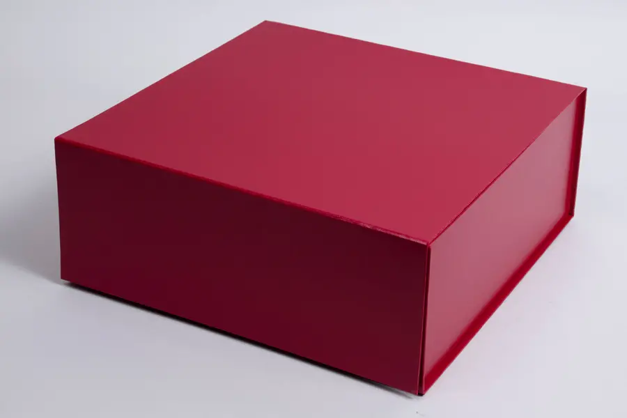 10 X 10 X 4 SCARLET LEATHER MAGNETIC BOX