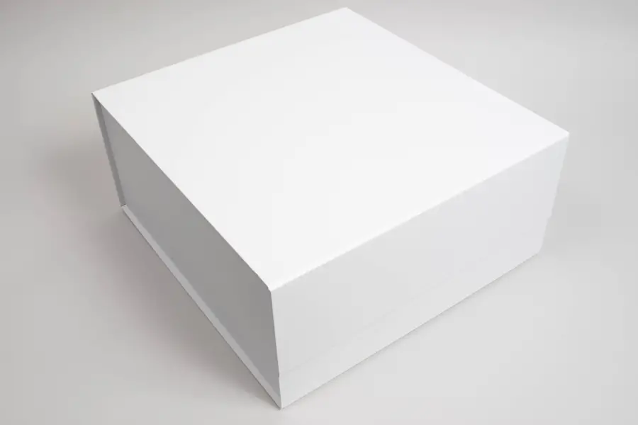 14X15X6-3/4 MATTE WHITE PLUS-SERIES 7-FLAP MAGNETIC BOX