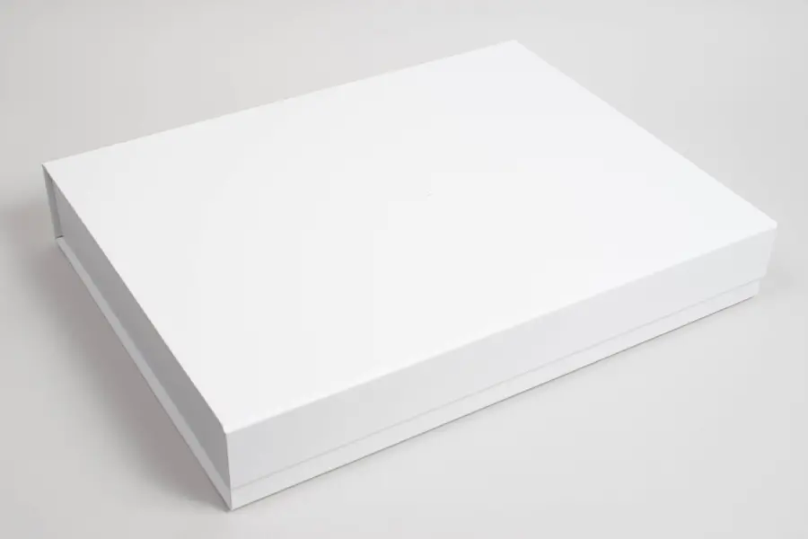 17-3/4X13-13/32X2-7/8 MATTE WHITE PLUS-SERIES 7-FLAP MAGNETIC BOX