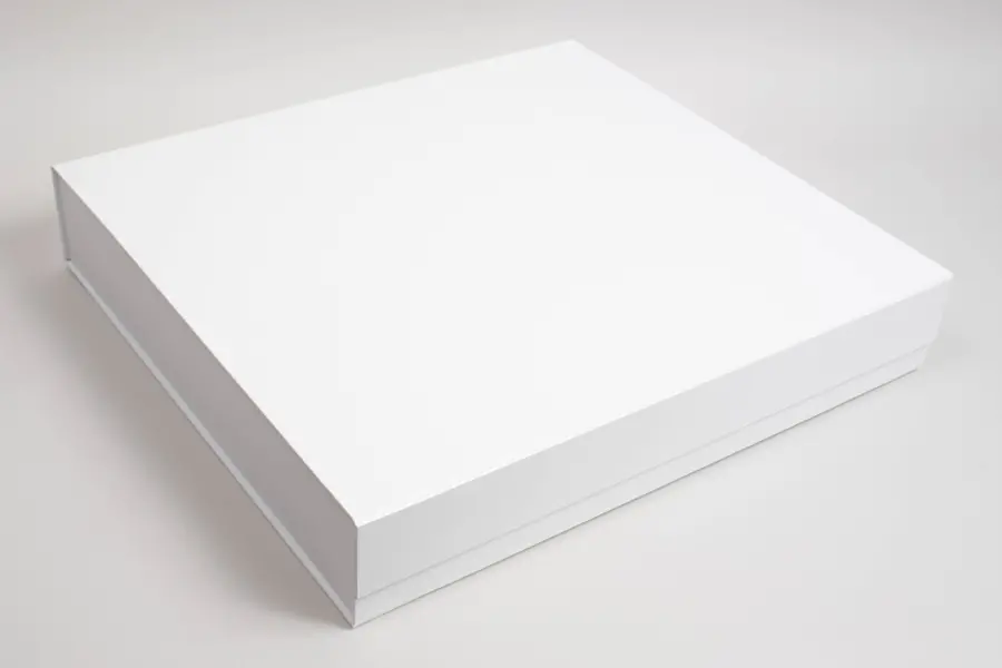 18-1/2X17X3-5/32 MATTE WHITE PLUS-SERIES 7-FLAP MAGNETIC BOX