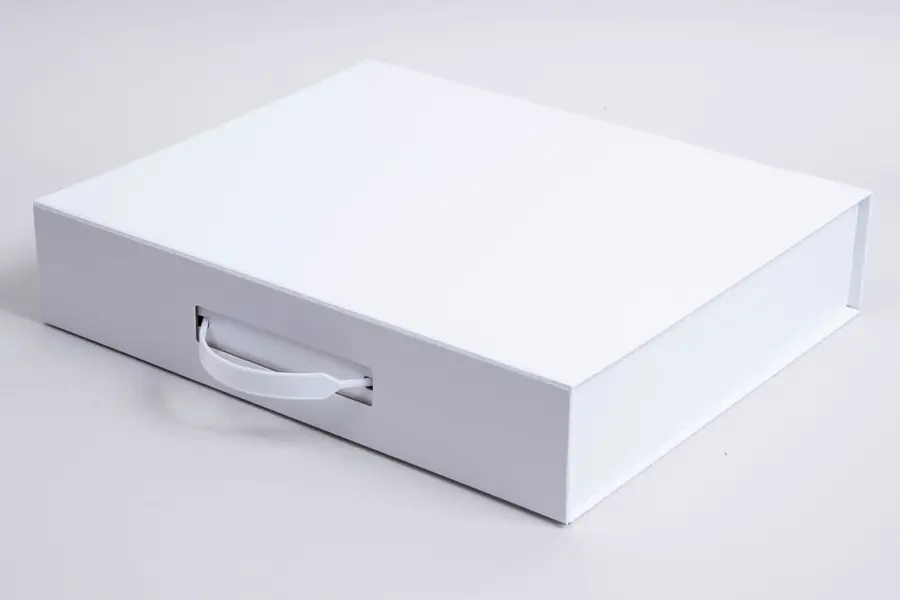 12-1/4 X 10-1/4 X 2-1/2 GLOSS WHITE FOLIO MAGNETIC BOX