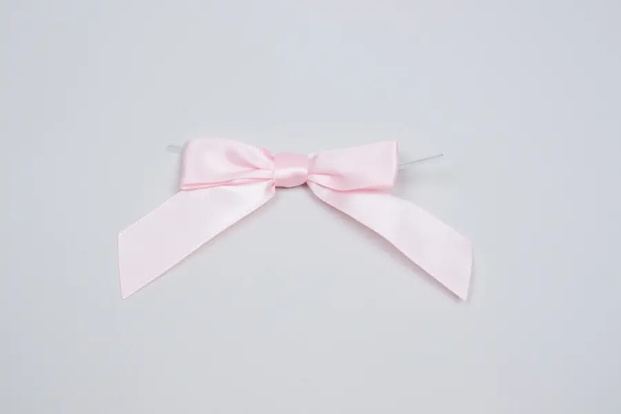 3" X 2-3/4" SATIN LIGHT PINK PRE-TIED BOW CLEAR TWIST TIE