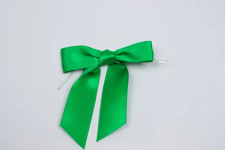 3" X 2-3/4" SATIN EMERALD GREEN PRE-TIED BOW CLEAR TWIST TIE