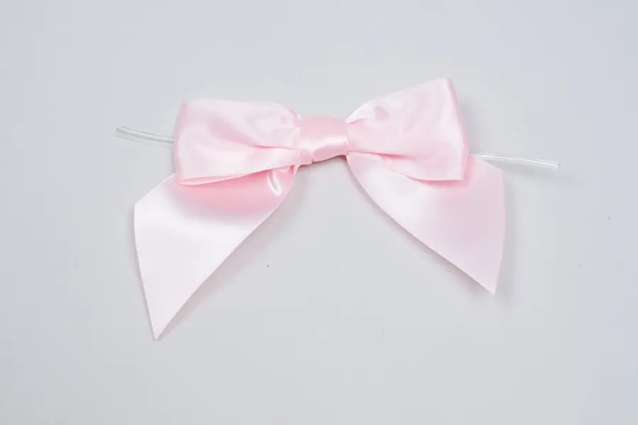 4" X 3-1/4" SATIN LIGHT PINK PRE-TIED BOW CLEAR TWIST TIE