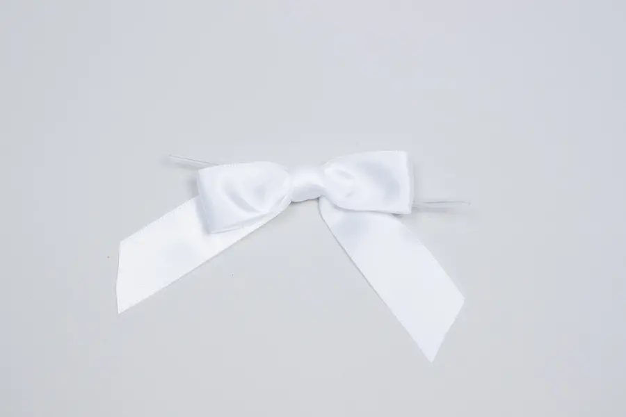 3" X 2-3/4" SATIN WHITE PRE-TIED BOW CLEAR TWIST TIE