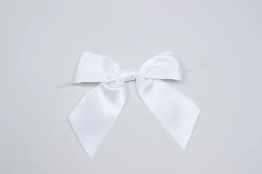 4" X 3-1/4" SATIN WHITE PRE-TIED BOW CLEAR TWIST TIE